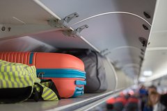 В сети восхитились способом туристки избежать переплаты за багаж в самолете